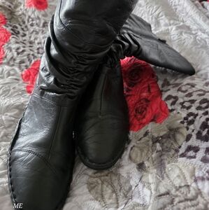 JOSEF SEIBEL SHIRRED LEATHER BOOT 40 /9.5 Black